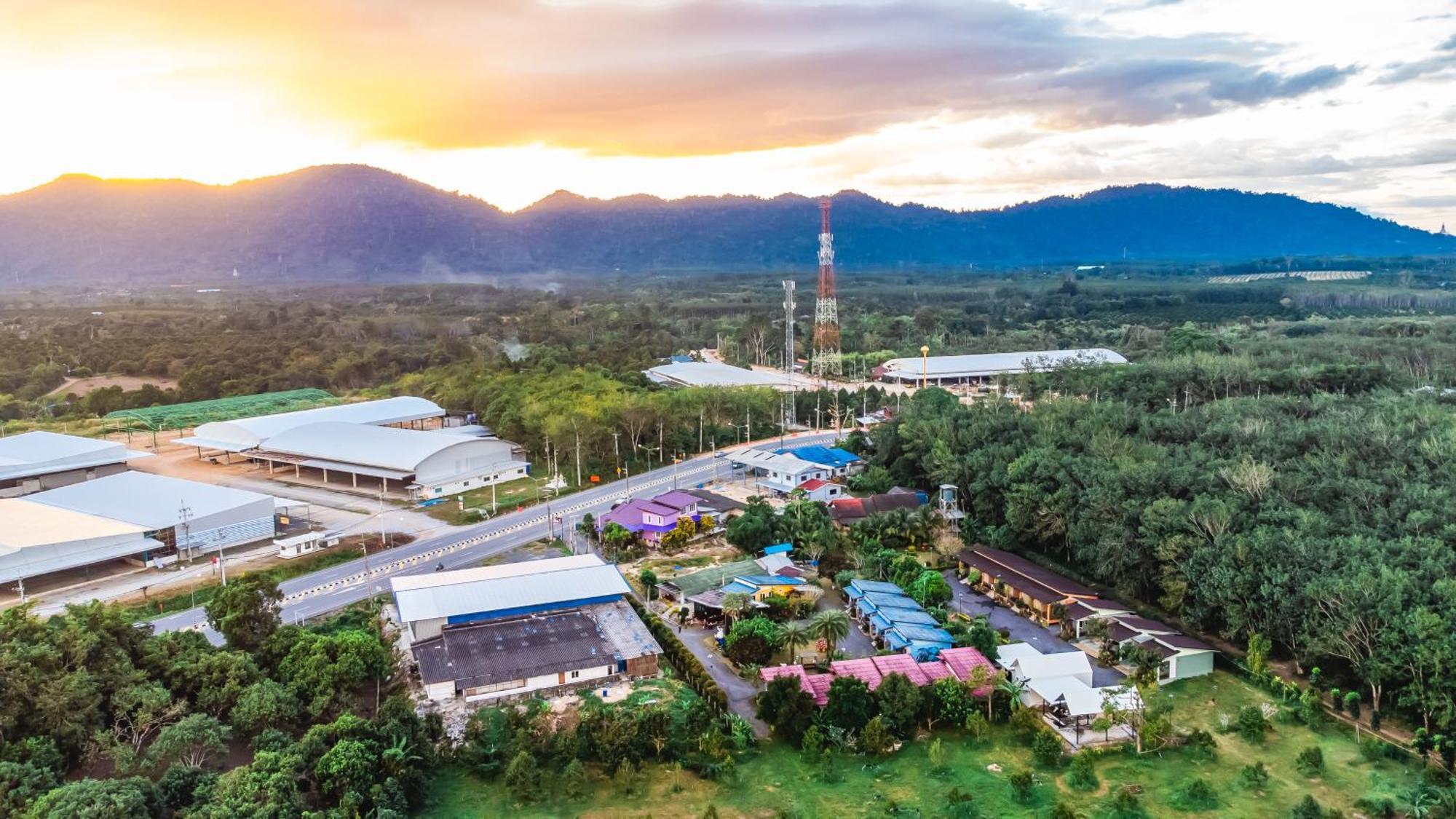 Baan Suan Mee Tang Hotel Чантабури Екстериор снимка
