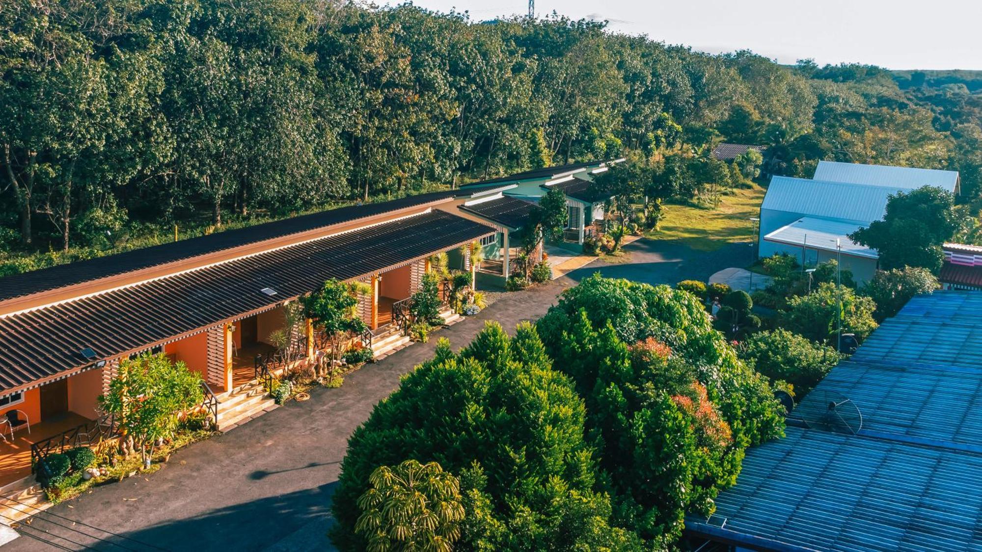 Baan Suan Mee Tang Hotel Чантабури Екстериор снимка