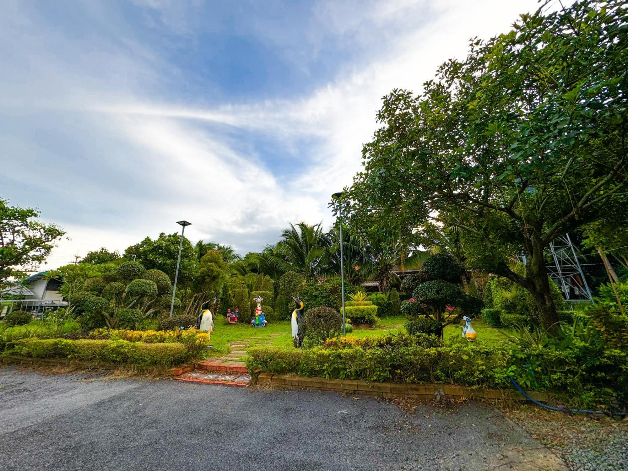 Baan Suan Mee Tang Hotel Чантабури Екстериор снимка