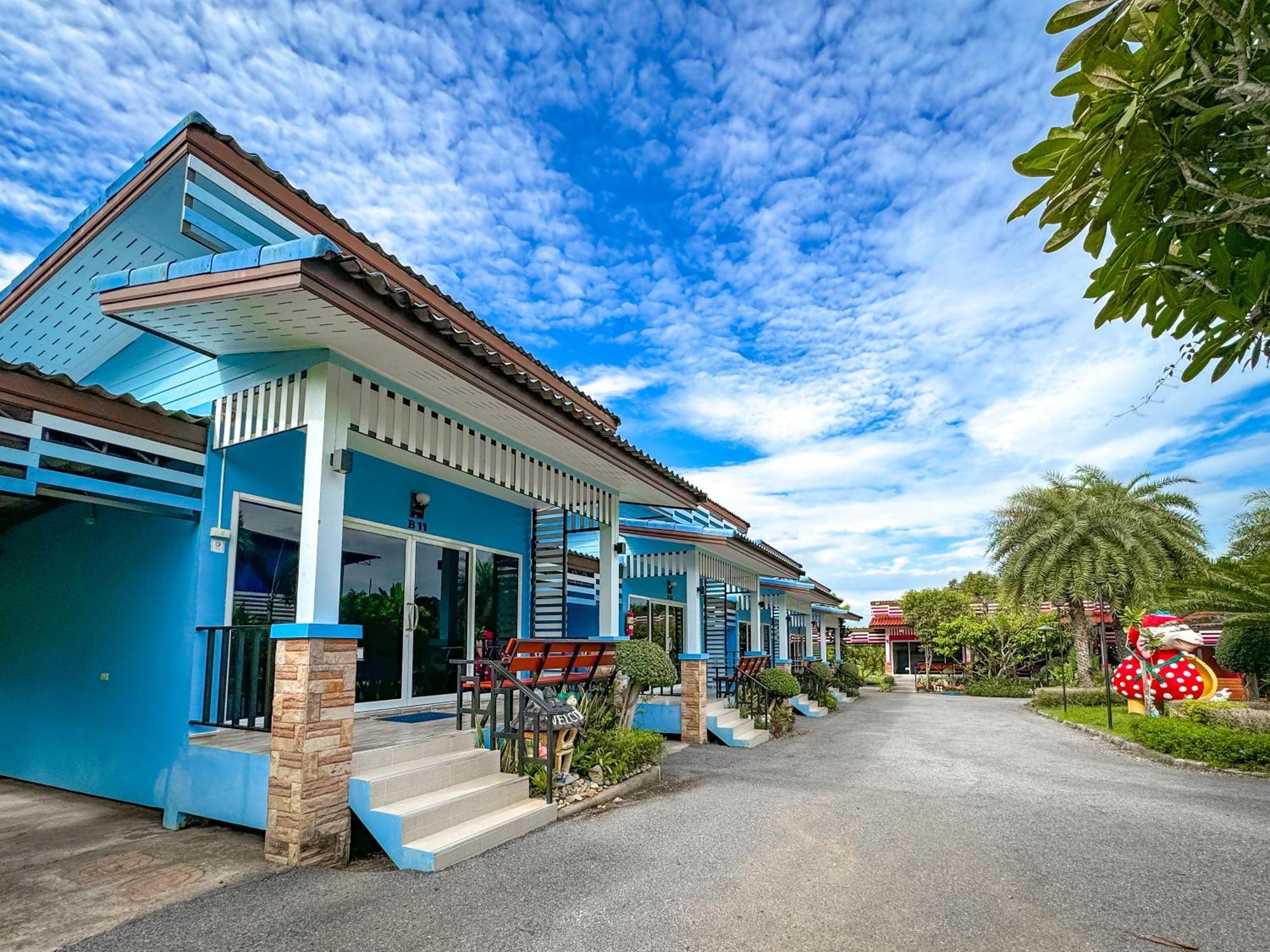 Baan Suan Mee Tang Hotel Чантабури Екстериор снимка