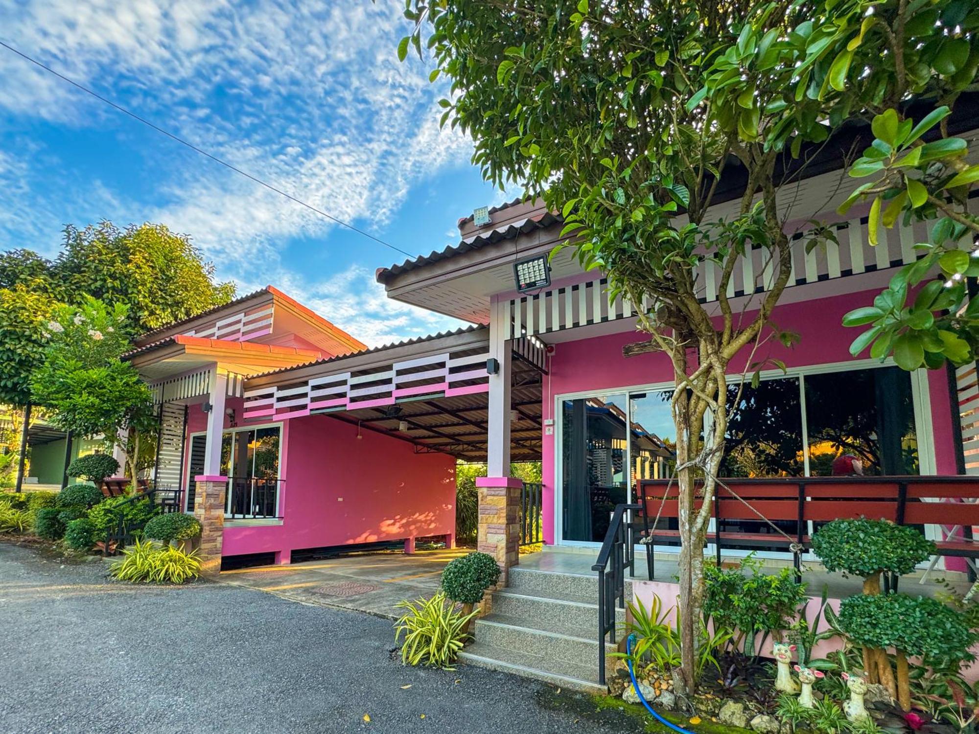 Baan Suan Mee Tang Hotel Чантабури Екстериор снимка