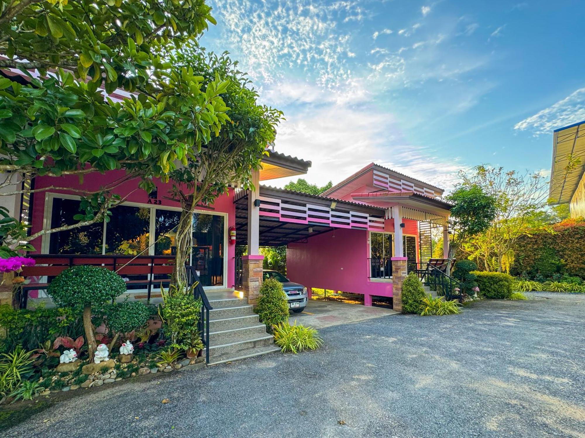Baan Suan Mee Tang Hotel Чантабури Екстериор снимка