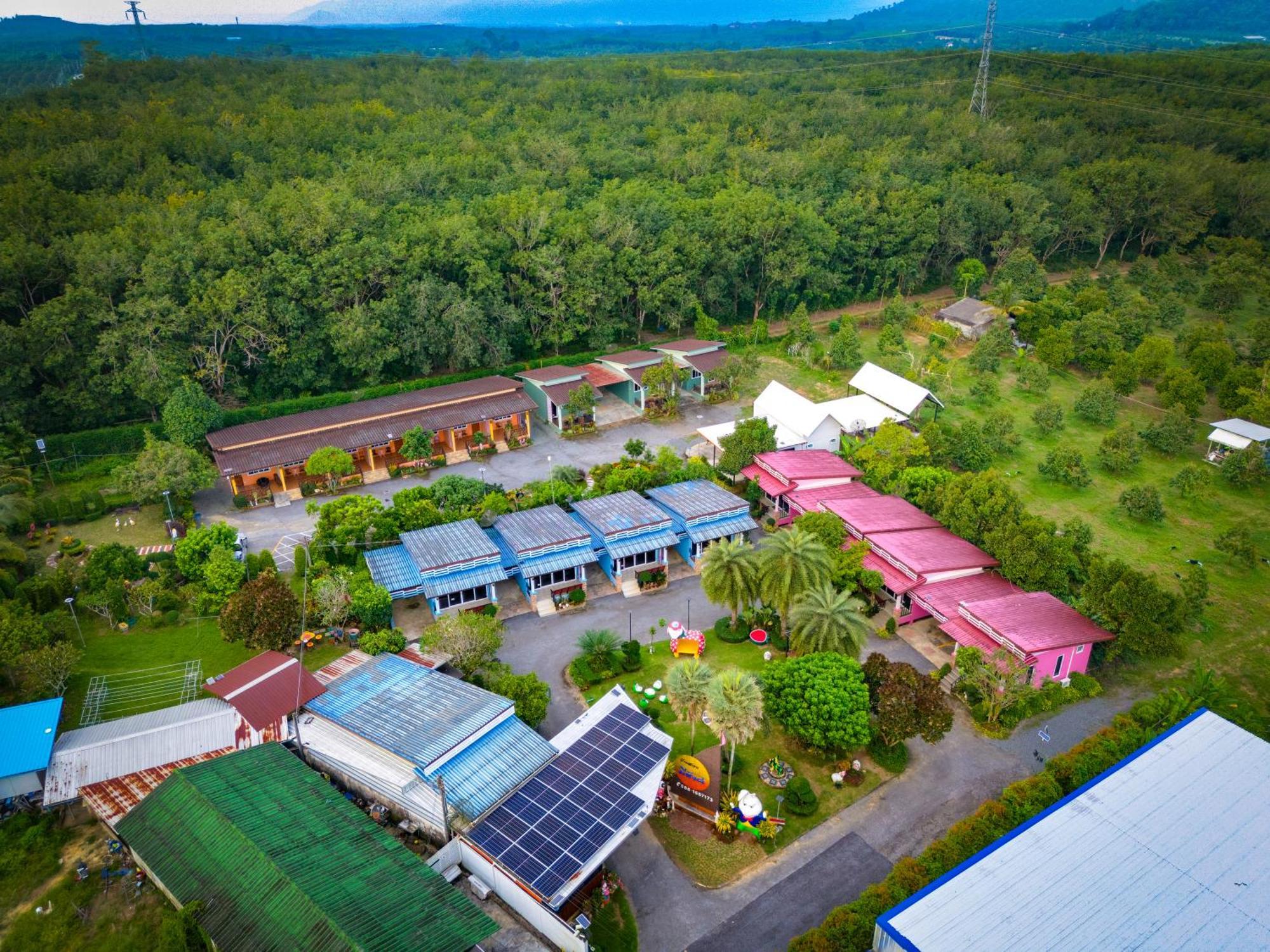 Baan Suan Mee Tang Hotel Чантабури Екстериор снимка